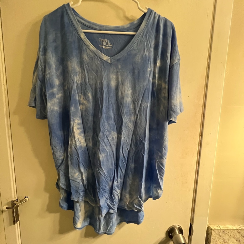 Brand new time and true v-neck T-shirt color: blue/white